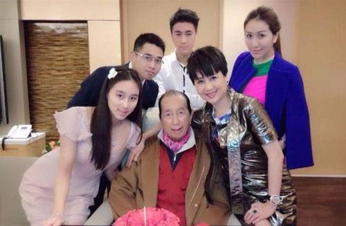 赌王女儿当明星,从豪门千金到璀璨明星的蜕变之路