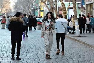 搞笑美女脱秋裤视频,美女搞笑大揭秘！