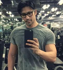 20岁男神生活照,20岁帅气男神的魅力瞬间